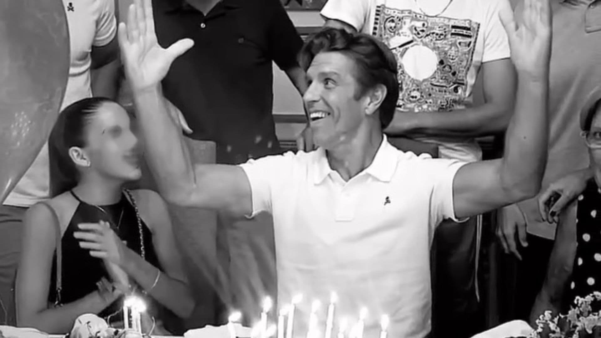 Manuel Díaz 'El Cordobés' sopla las velas por su 55 cumpleaños bailando flamenco con su hija Alba