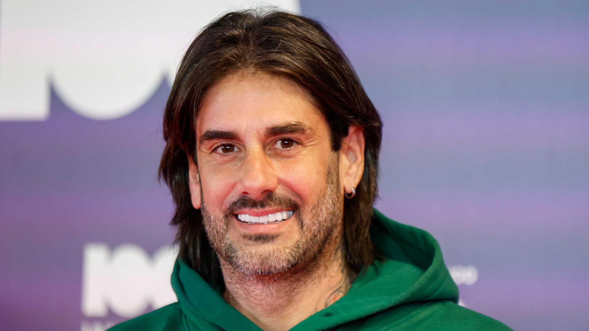 Melendi y los lugares de Asturias que forman parte de su vida y canciones: "Tuve una infancia feliz, sin grandes lujos"