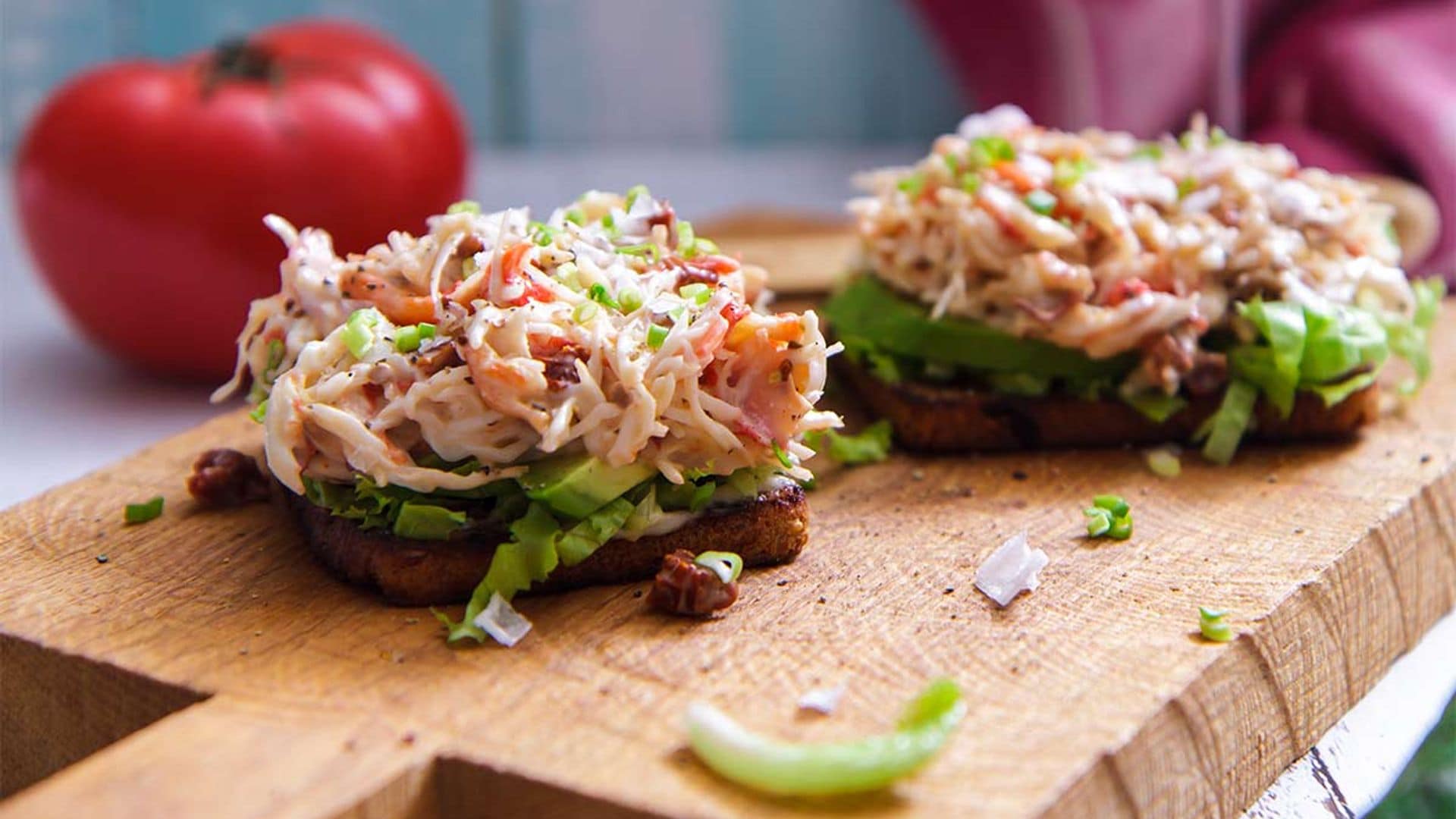 Pincho de ensalada de cangrejo con nueces