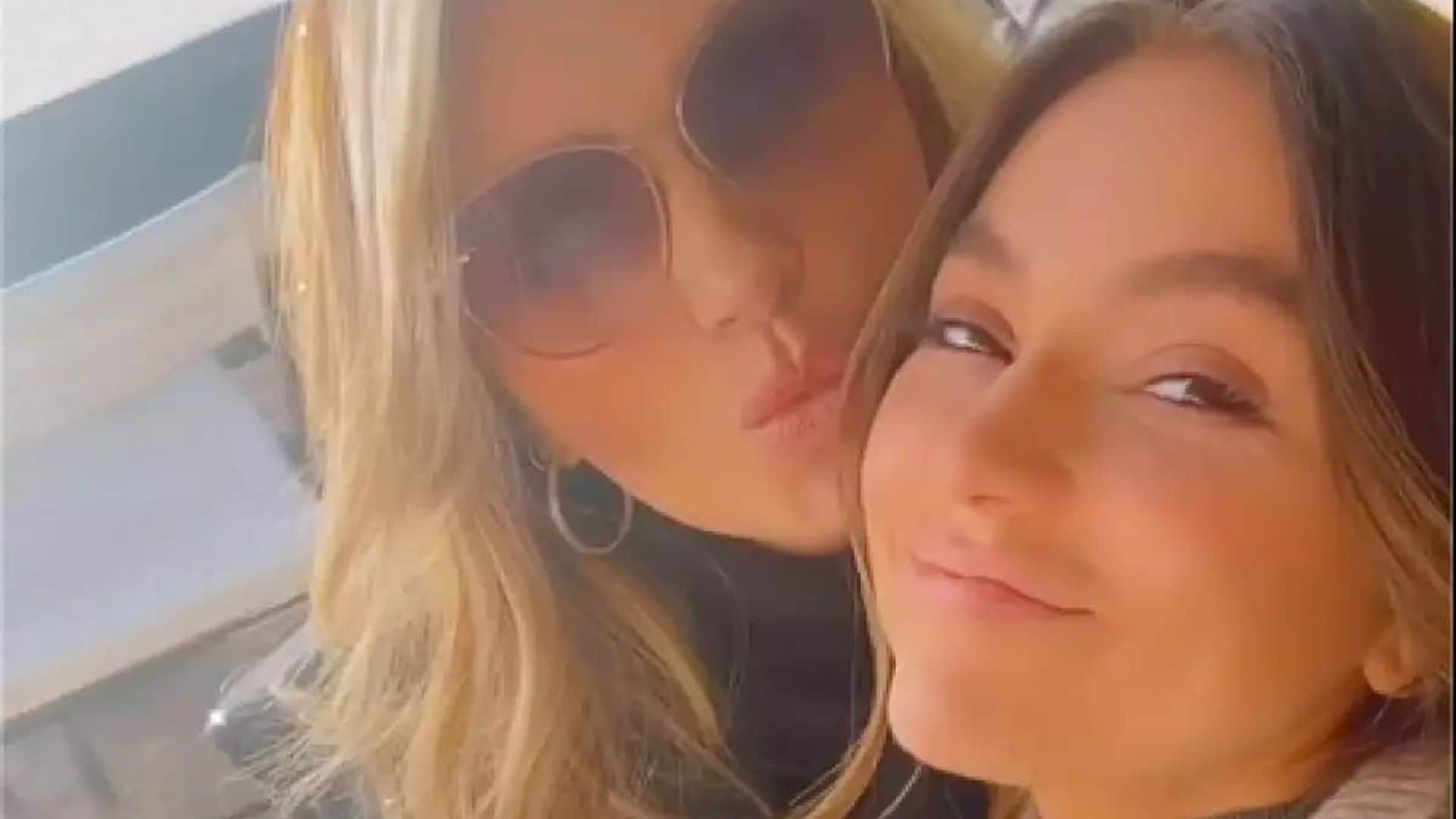 La inesperada reaparición de Angélica Rivera en un set de grabación al lado de su hija Sofía Castro