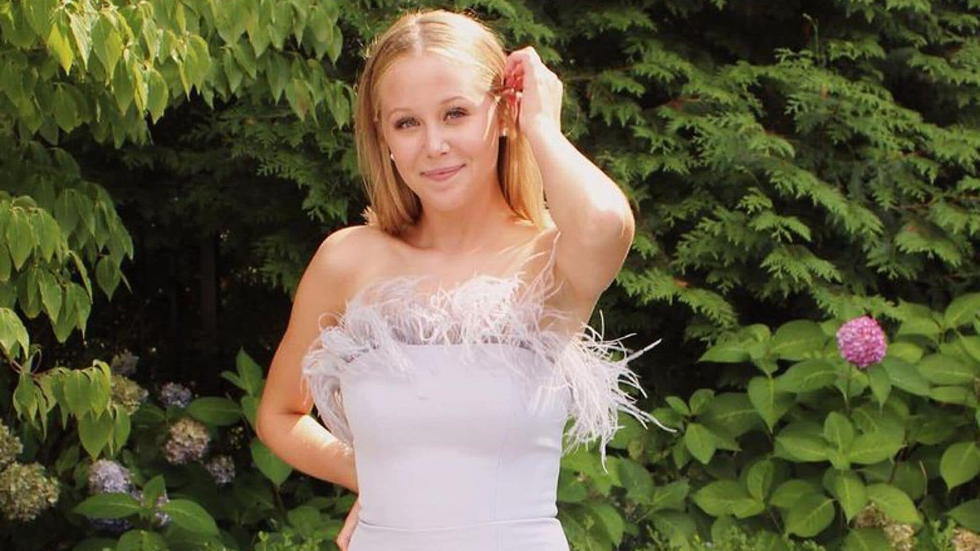 Actriz de ‘Anne with an E’ es diagnosticada con cáncer de mama a sus 19 años
