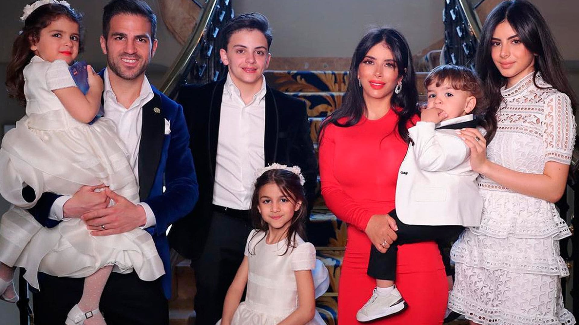Cesc Fábregas celebra su 33 cumpleaños en familia y con una dulce sorpresa