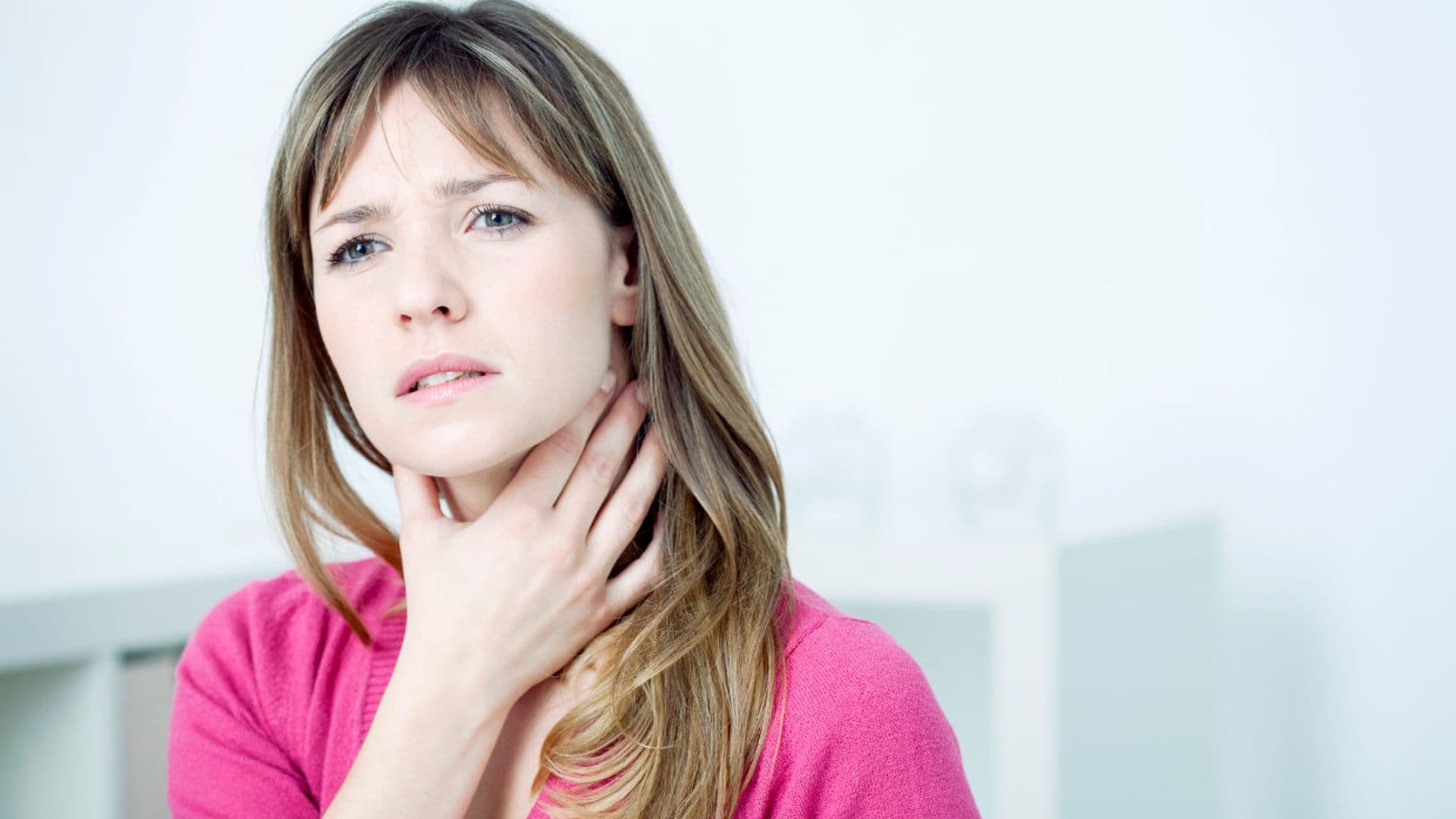 ¿Qué causas influyen en la aparición del cáncer de tiroides y cómo se manifiesta?