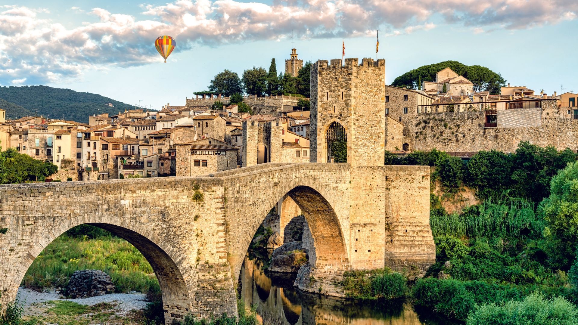 Puente de BESALÚ, escapadas desde Barcelona
