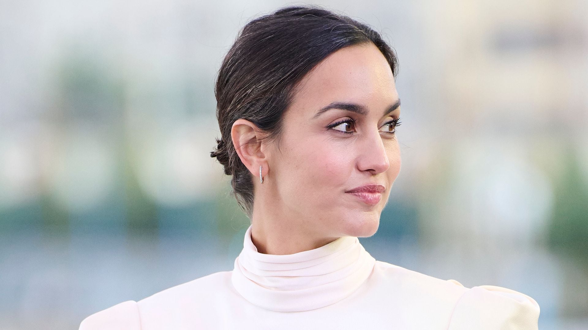Los mejores looks del Festival de San Sebastián: del moño para pelo muy corto de Megan Montaner al rubio dorado de Alejandra Onieva