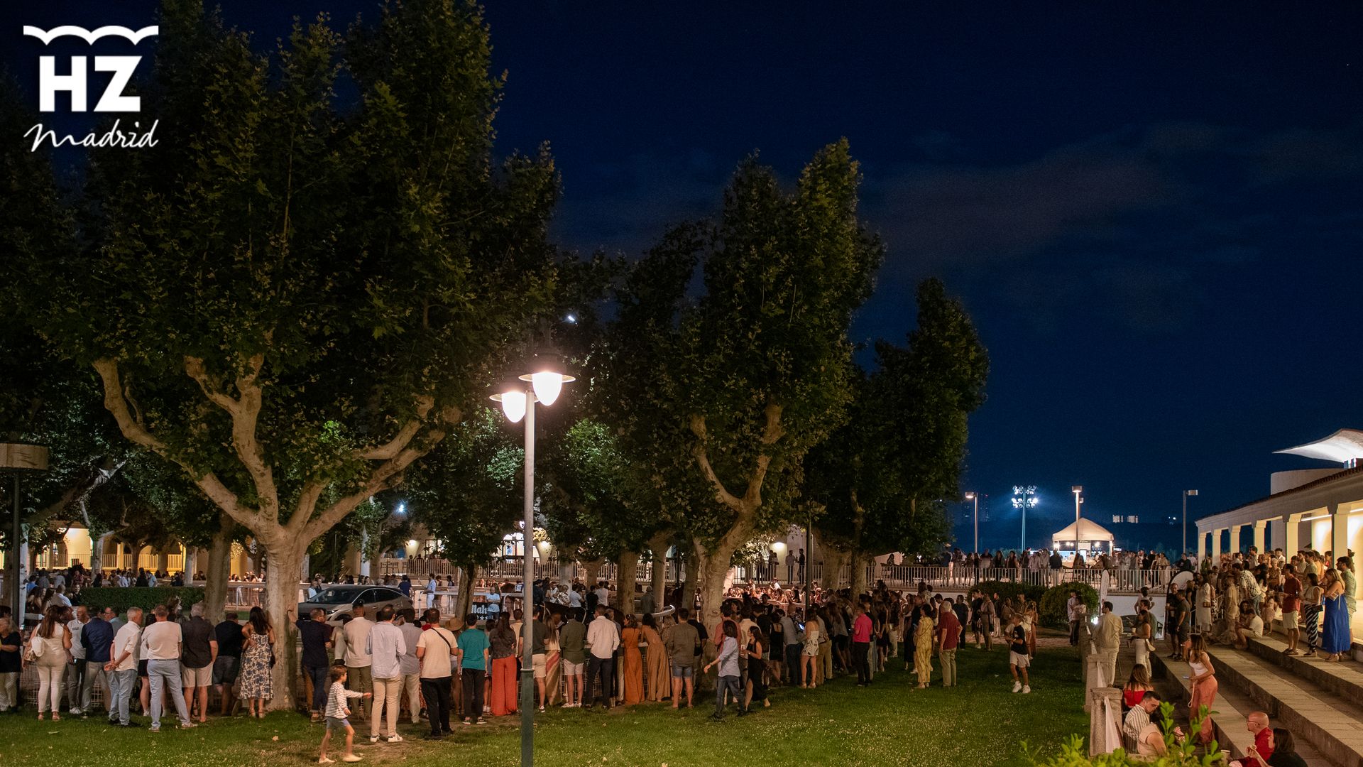 Ambiente de Las Noches del Hipódromo de la Zarzuela en Madrid