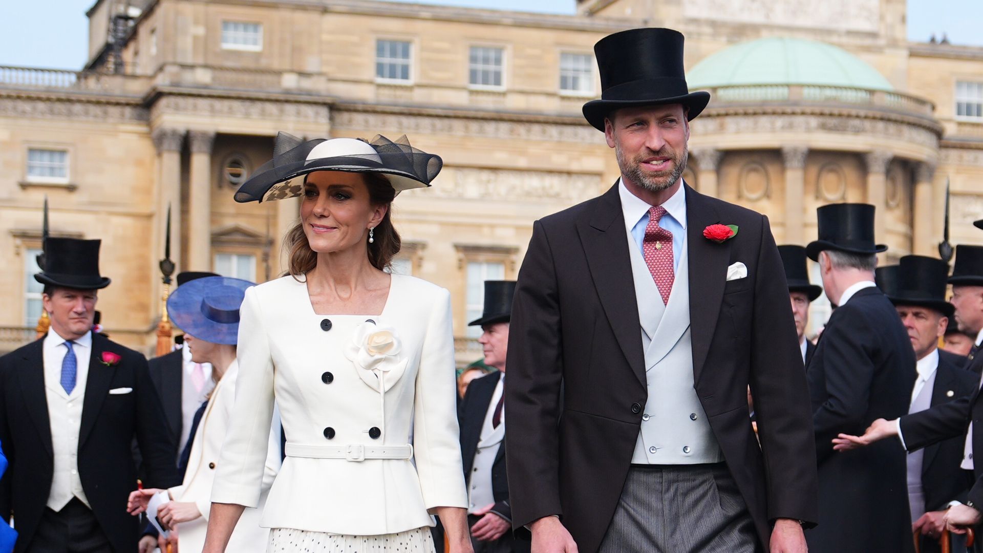 Kate Middleton y el príncipe Guillermo, los perfectos anfitriones en la gran fiesta de jardín de palacio: las fotos