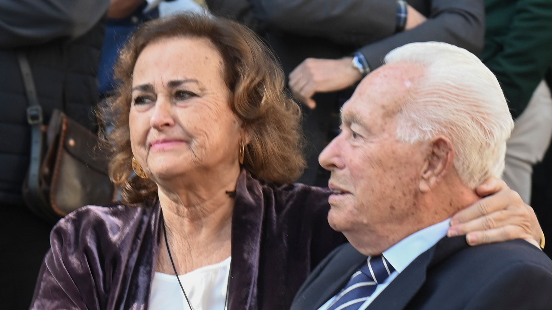 Curro Romero y Carmen Tello, durante el homenaje al torero celebrado en Sevilla el 29 de noviembre de 2025