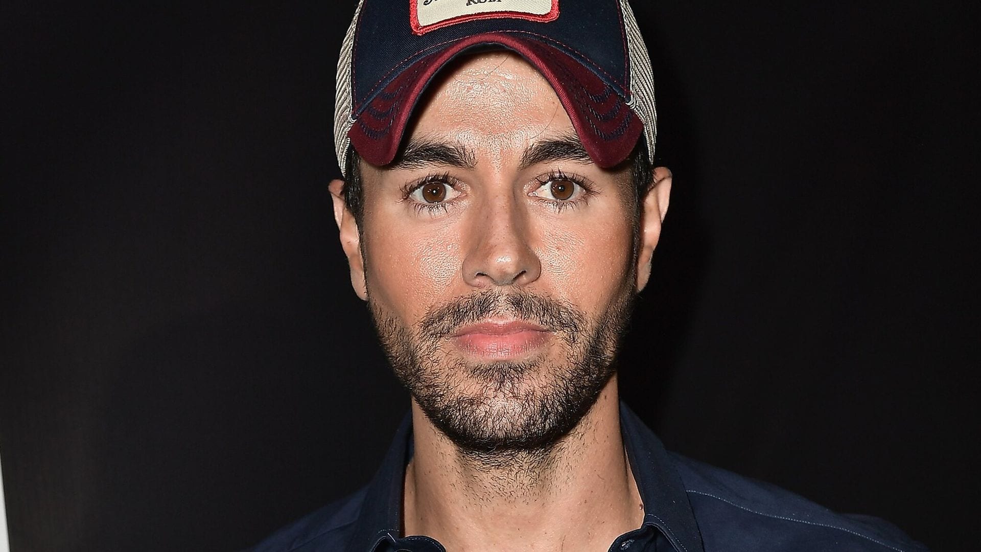 Enrique Iglesias, de luto por el fallecimiento de su abuela, regresa a su natal Madrid