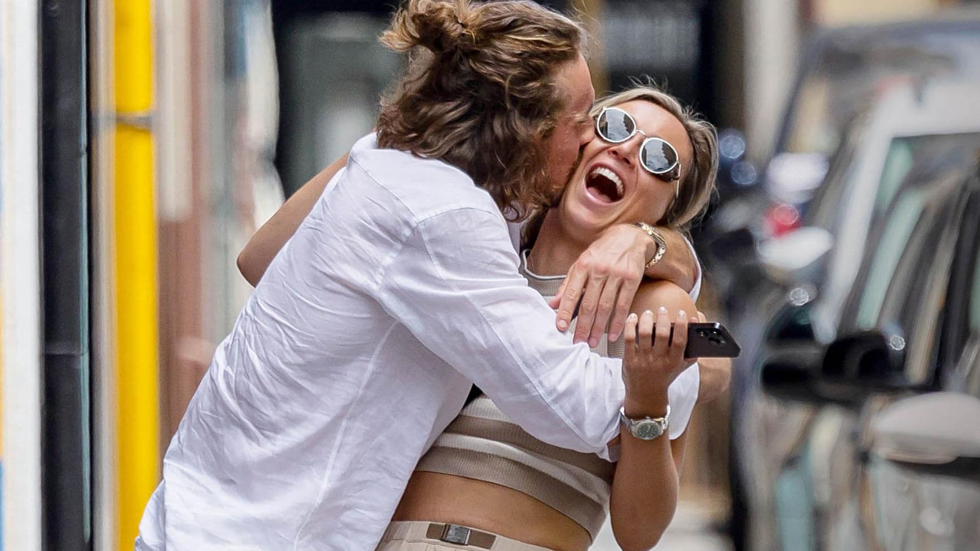 Paula Badosa y Stéfanos Tsitsipás, como nunca los habíamos visto: las fotografías más románticas de la pareja en su primer verano de amor
