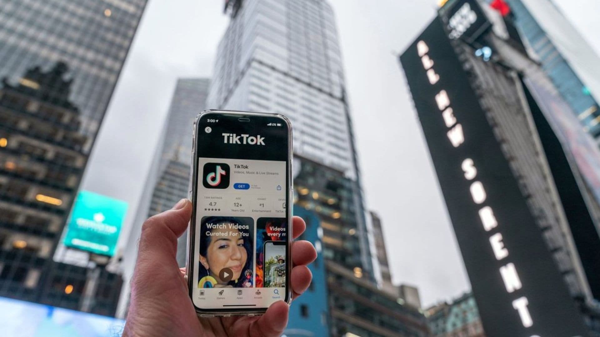 Tiktok, la red social de moda que también se rinde a los viajes