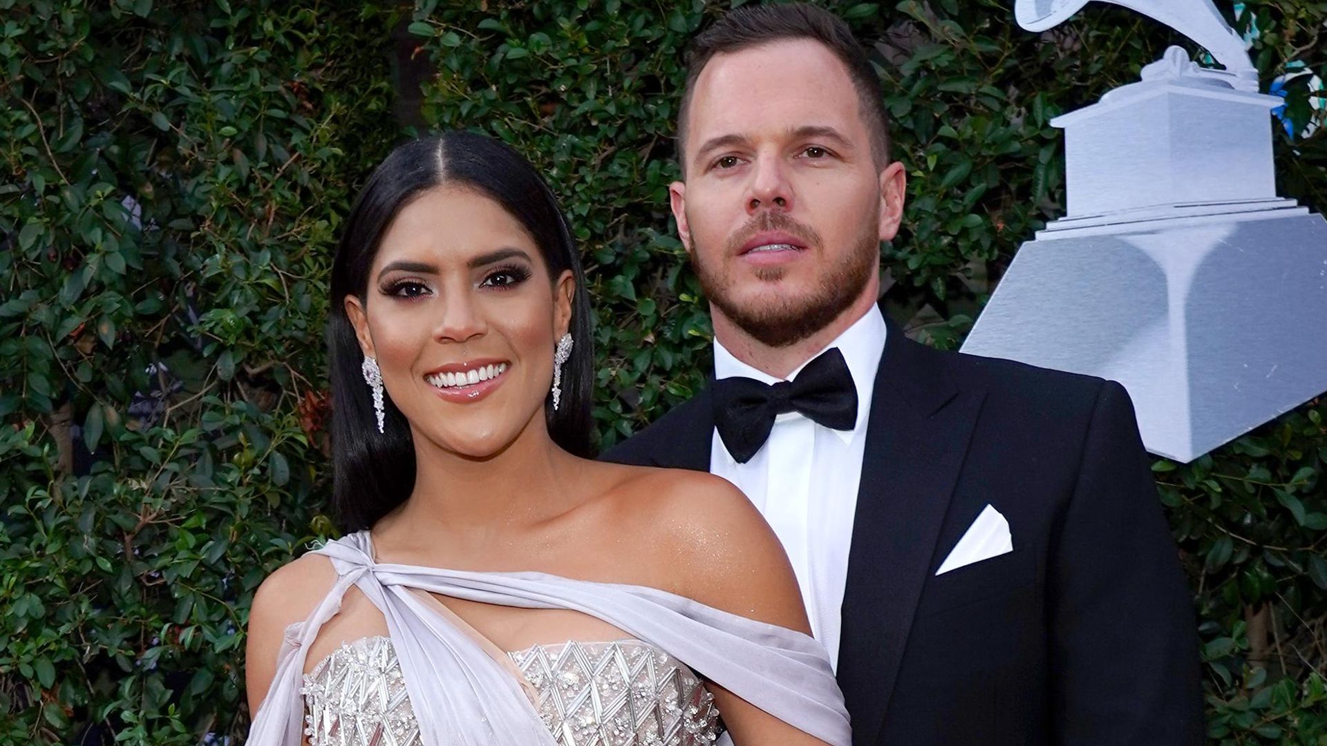 Francisca Lachapel y su novio desfilan por primera vez en la alfombra roja de Latin Grammy