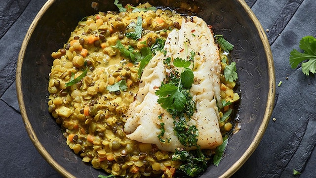 bacalao con curry de lentejas