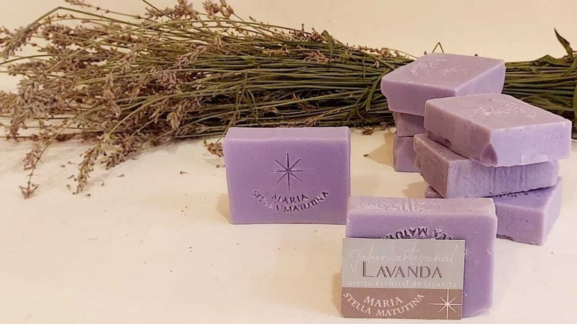 Esta Navidad, regala la cosmética natural más especial: productos de belleza monásticos