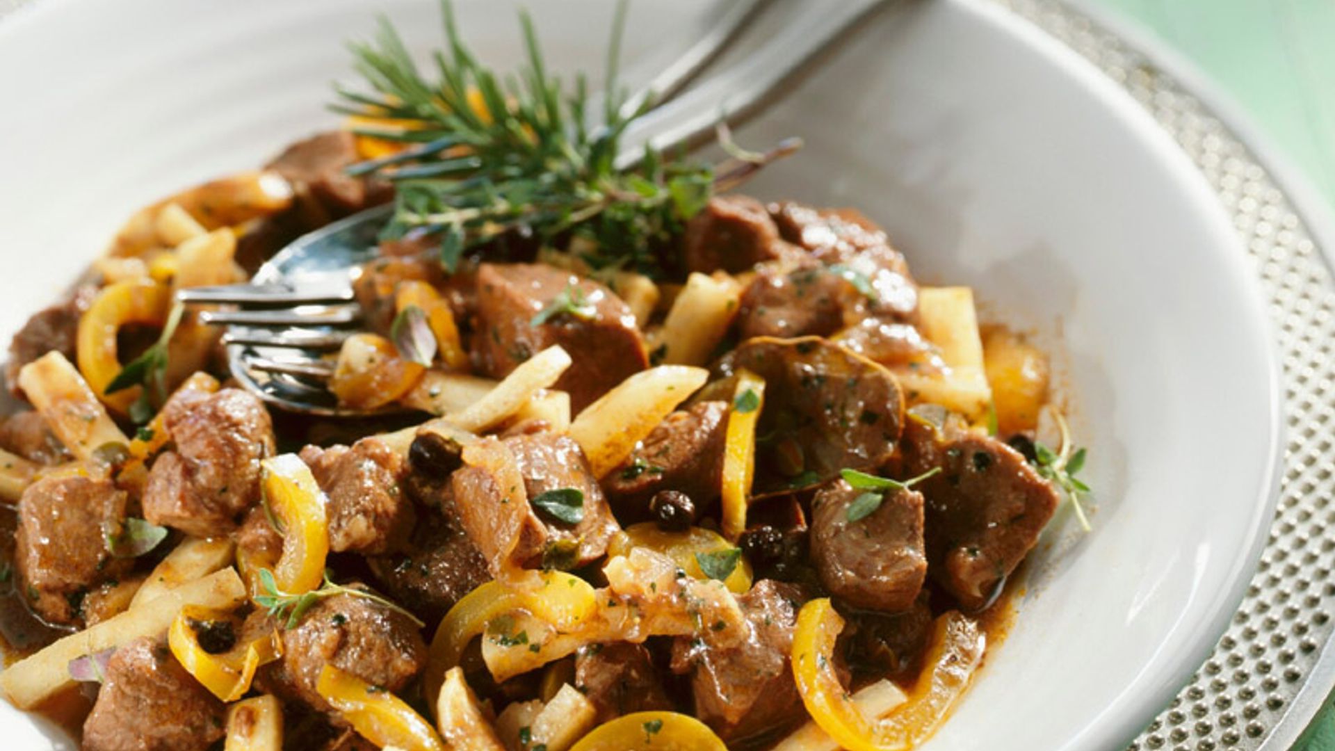 Ragú de jabalí con chirivía