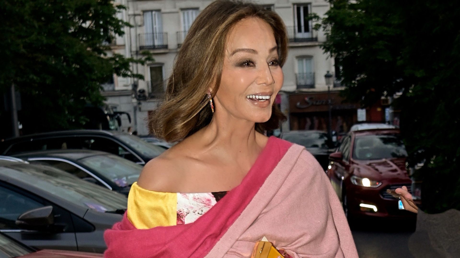 Primeras palabras de Isabel Preysler sobre el vestido de novia de Tamara Falcó y todo el revuelo originado