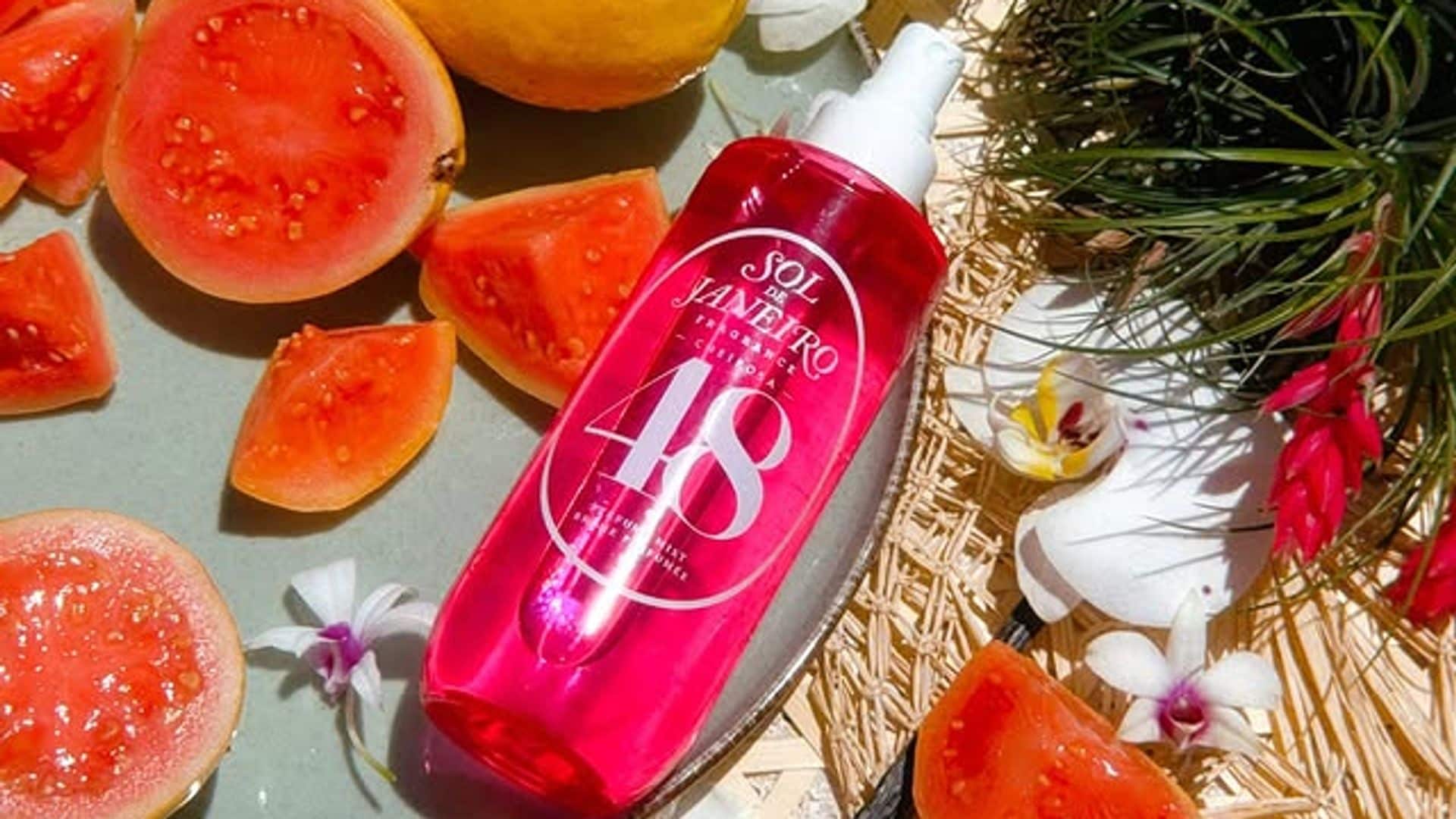 Los ‘body mists’: el perfume ligero y nutritivo para la piel o el pelo que arrasa en verano