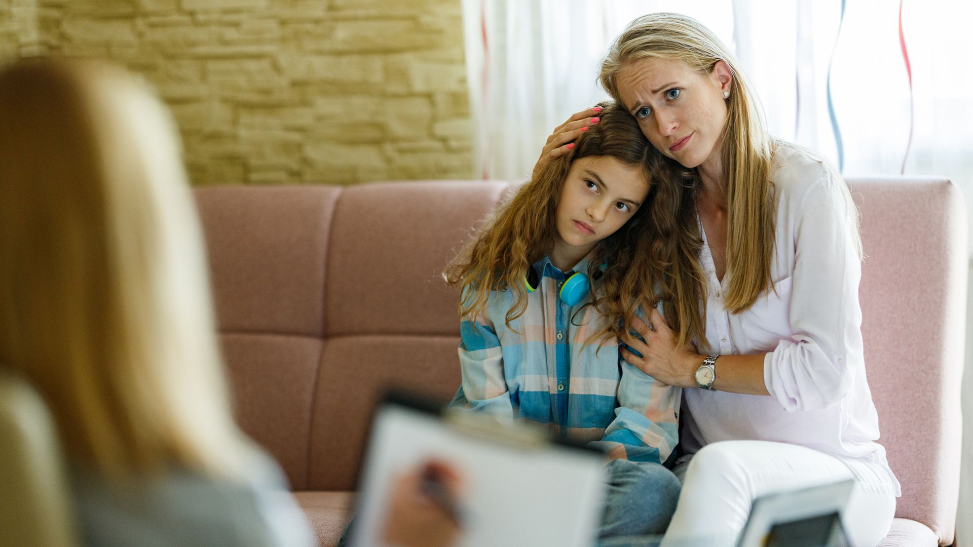 ‘Mi hijo va al psicólogo y no quiero que nadie lo sepa’: ¿es correcto ocultarlo?