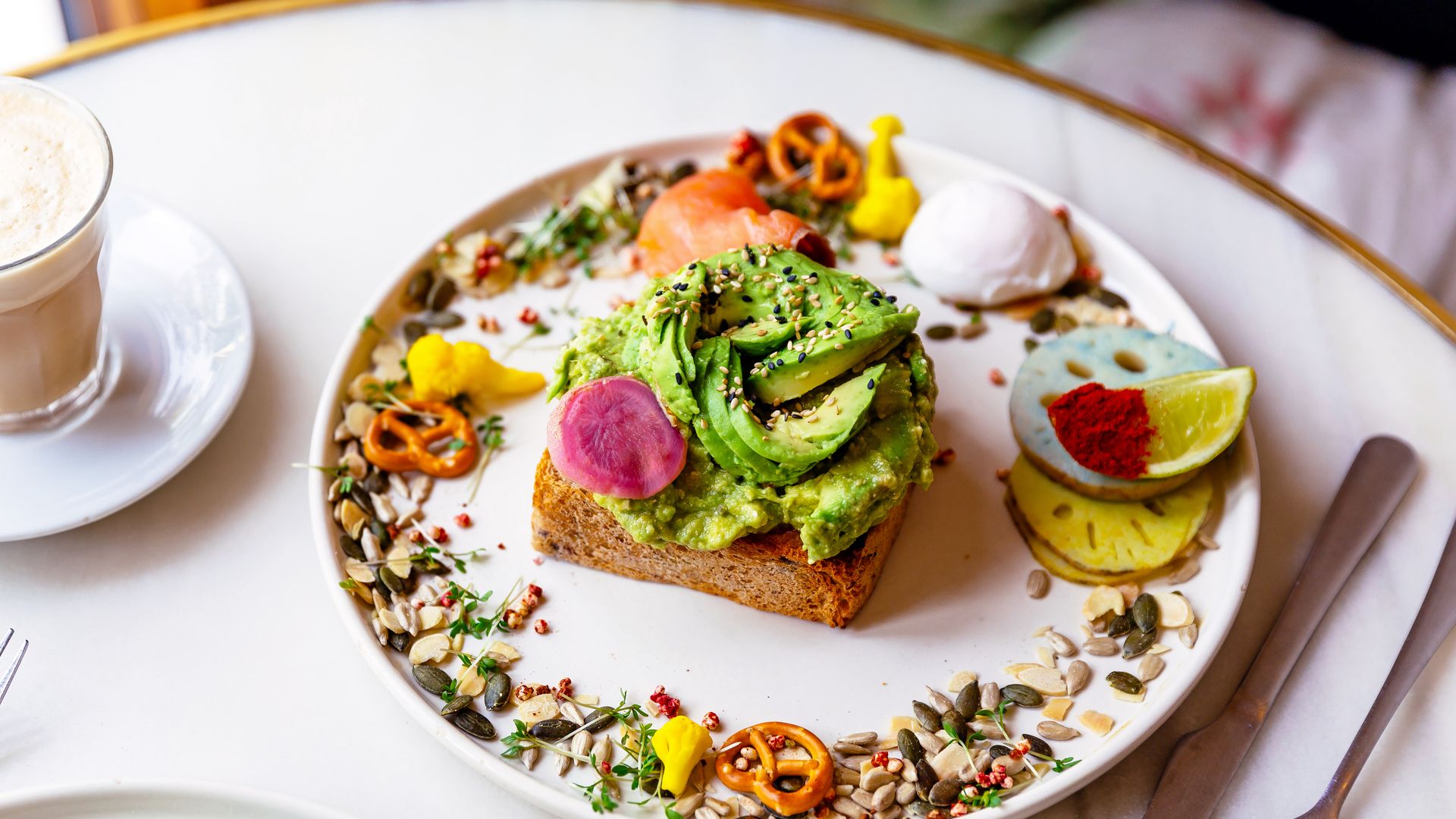 5 desayunos fáciles y deliciosos que te ayudarán a regular tus hormonas 