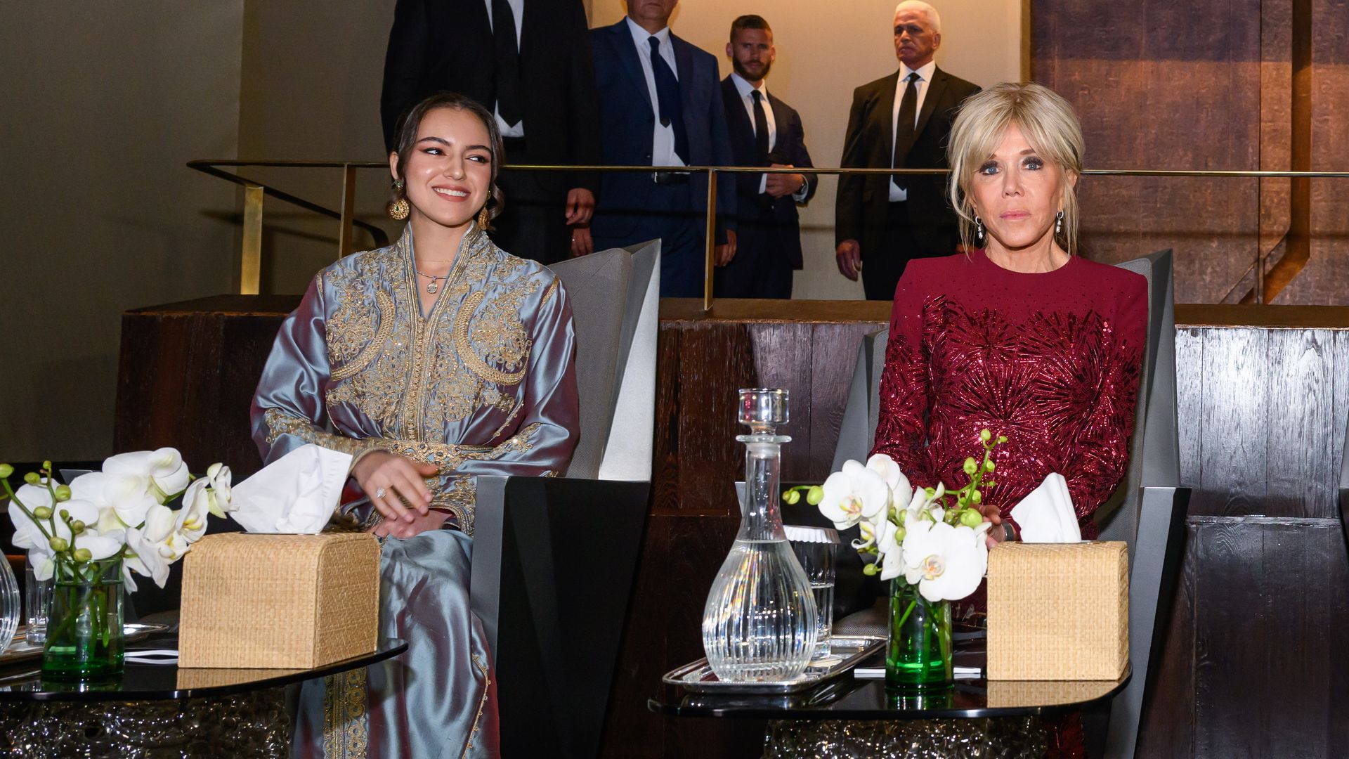 Lalla Khadija, la hija de 19 años de Mohamed VI, ya ejerce de primera dama con sus tías y ante Brigitte Macron