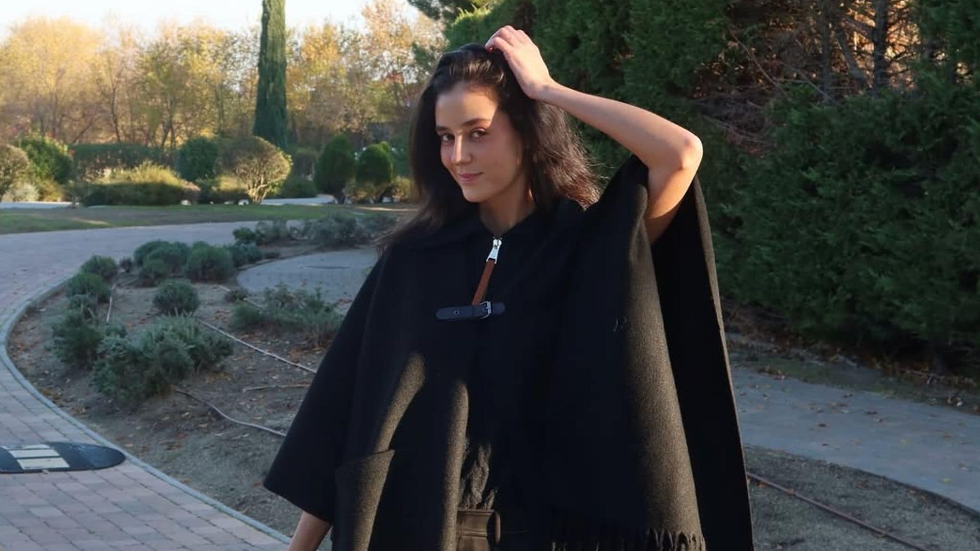 La capa de punto que Victoria Federica ya lleva y que ficharemos en Zara esta semana