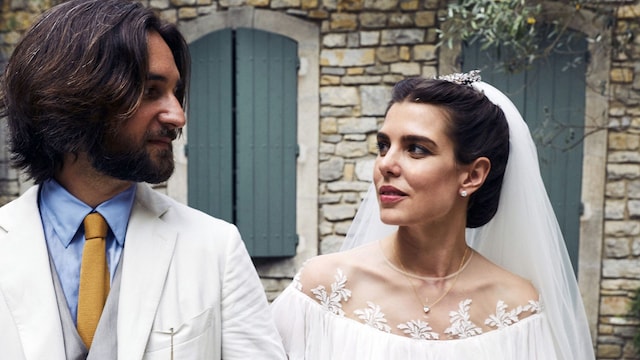 Dos novias con un mismo destino: las primeras bodas de Carolina y Carlota de Mónaco y sus vestidos bohemios