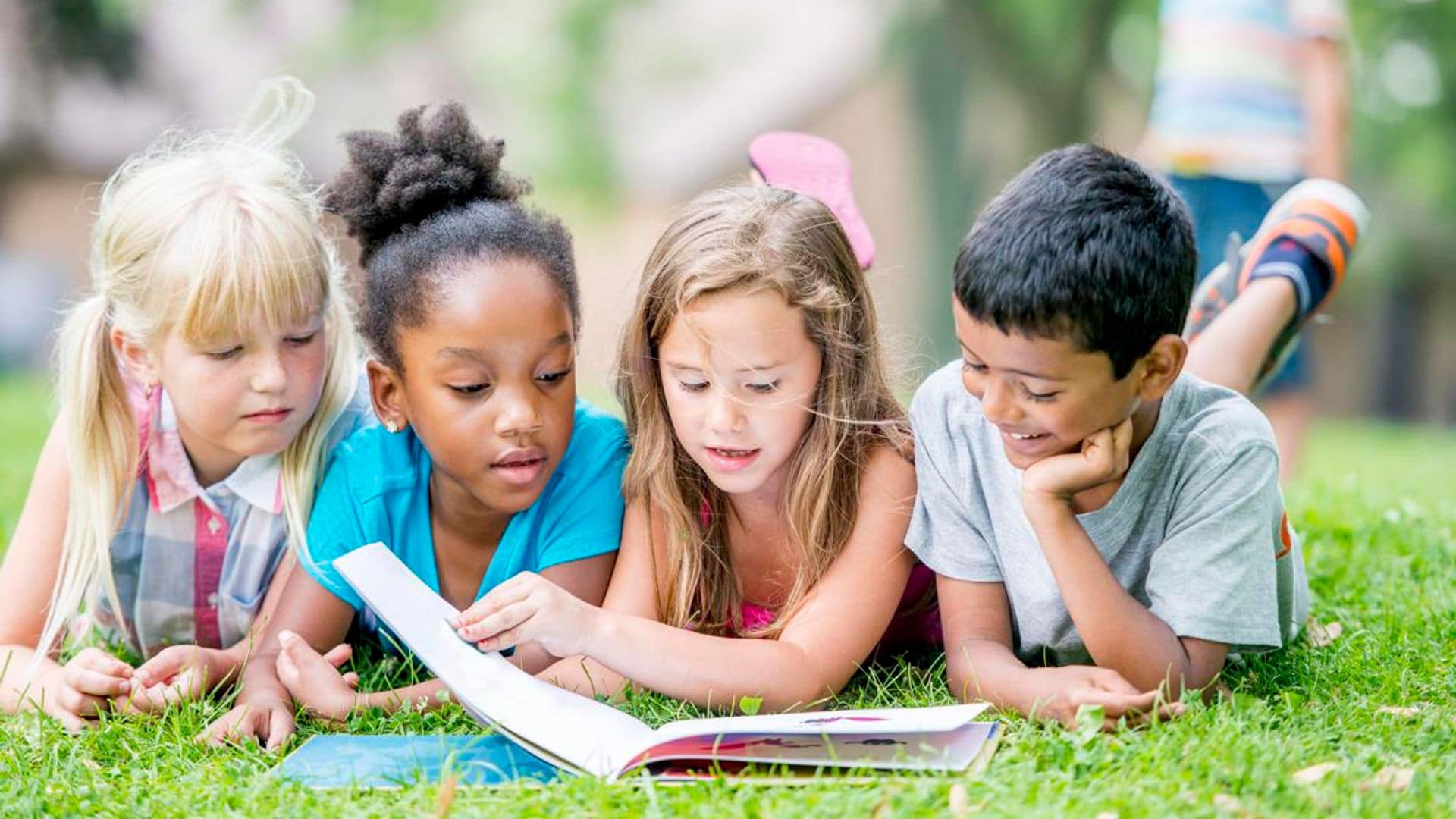 12 lecturas infantiles para que tu hijo siga leyendo en verano