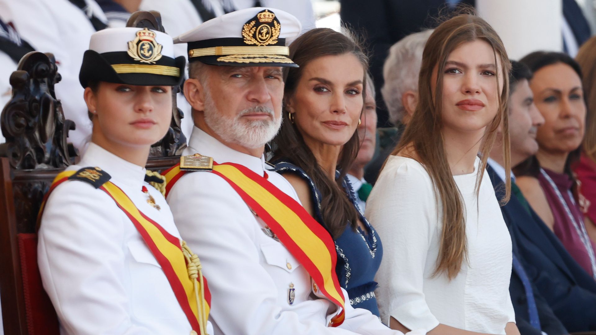 Leonor, los Reyes y la infanta Sofía, primera foto juntos en meses en la despedida de la Princesa de Marín