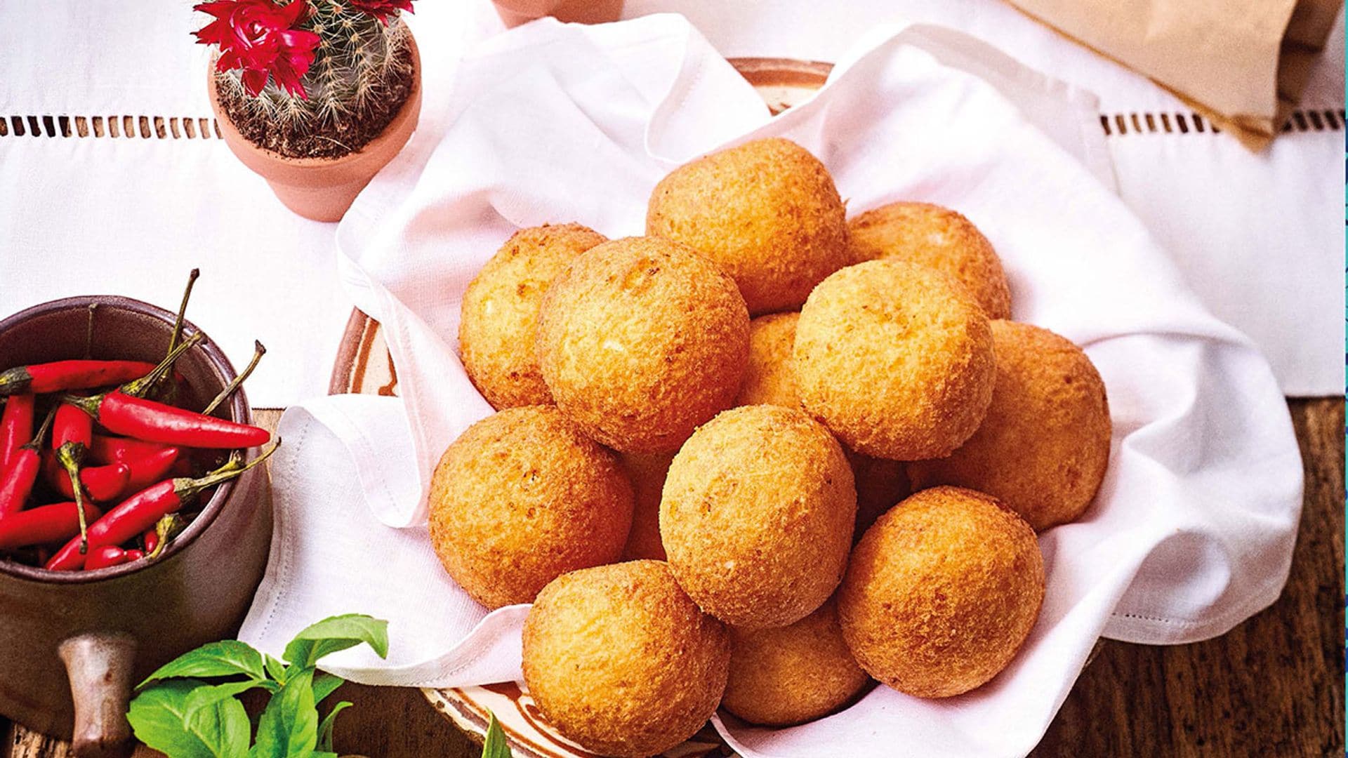 Buñuelos dulces de queso