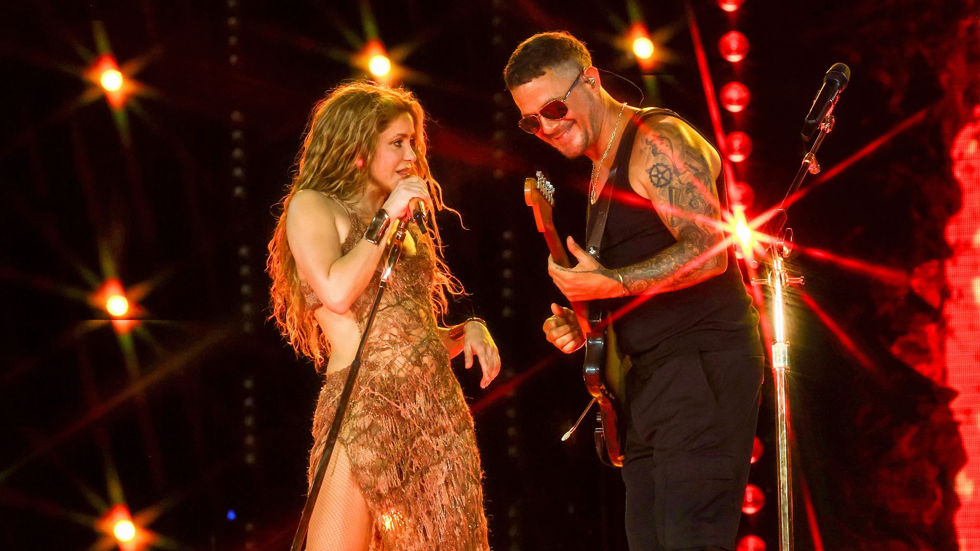 Shakira y Alejandro Sanz encienden el escenario con su química durante el show de la cantante en Miami