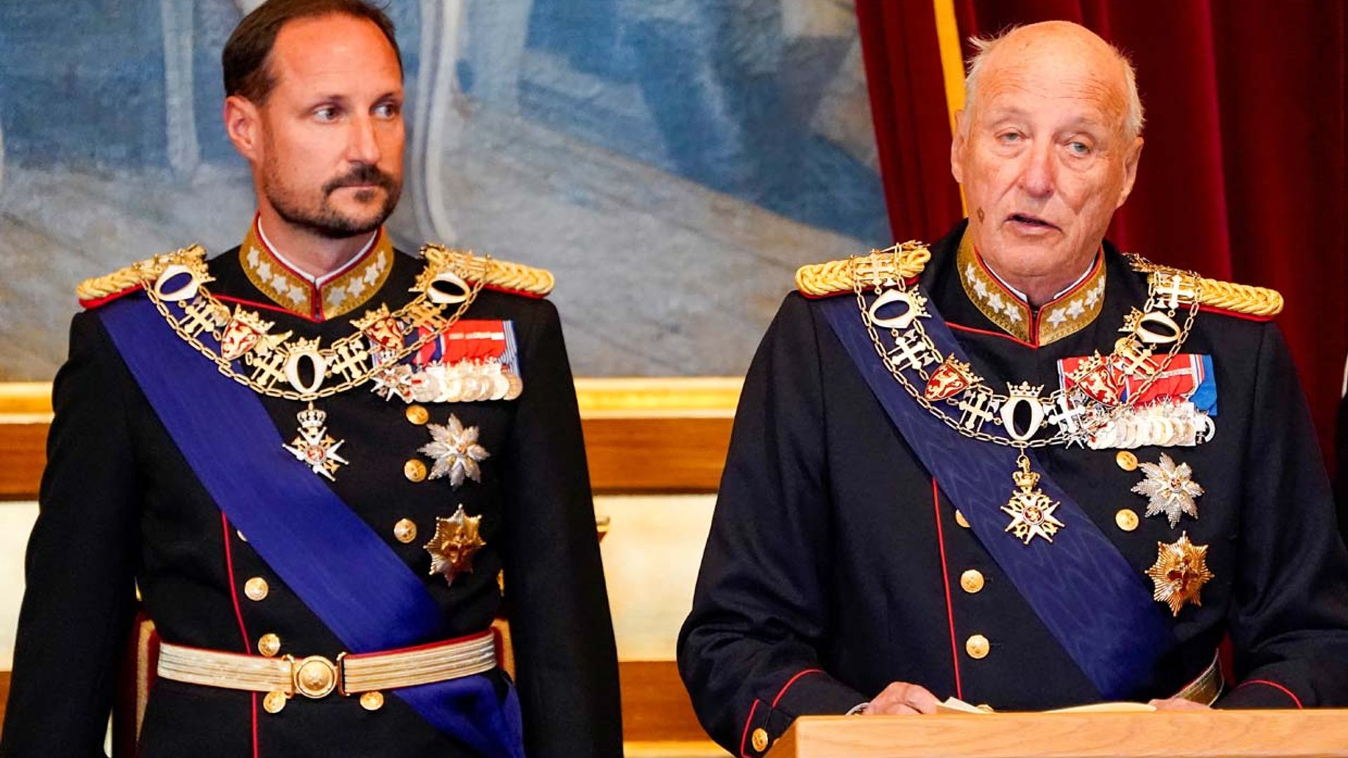Harald de Noruega reaparece en el Parlamento tras la ausencia del año pasado