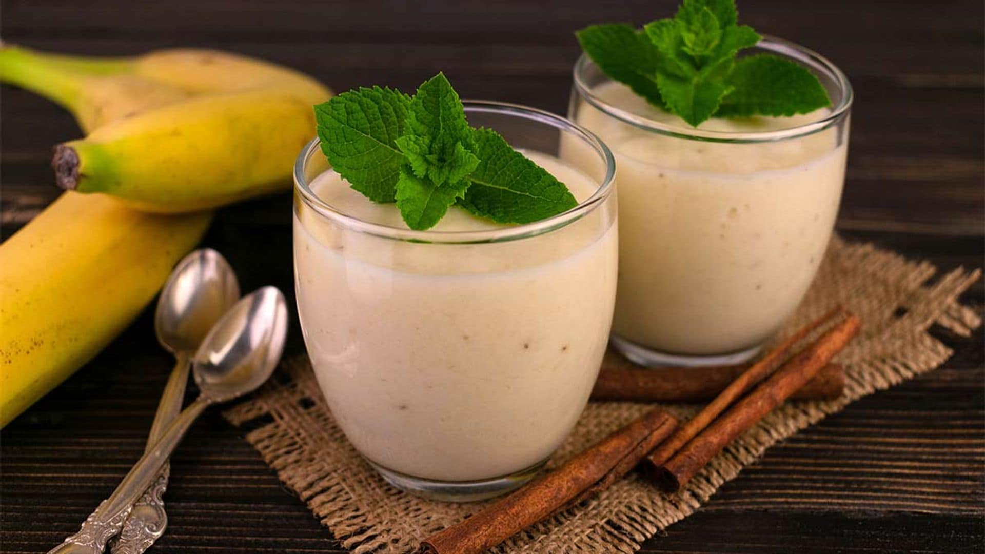 Batido de plátano con miel y yogur