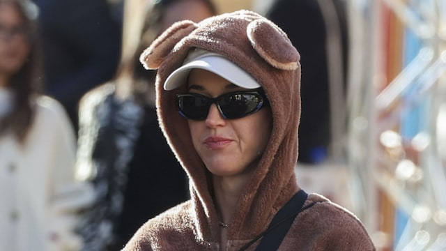 Katy Perry mostró su lado más juguetón durante una salida al parque de atracciones con su hija Daisy Dove. 