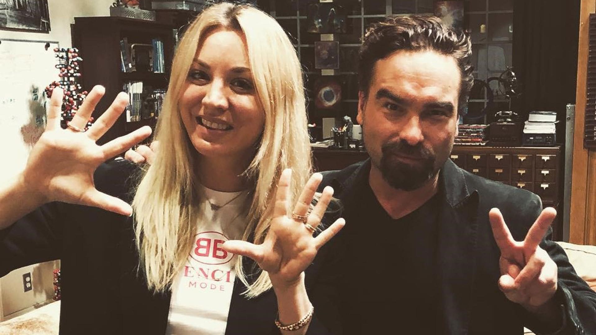 Kaley Cuoco y Johnny Galecki (‘The Big Bang Theory’), un romance contrario al de la serie