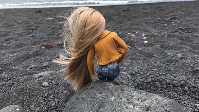 la vecina rubia