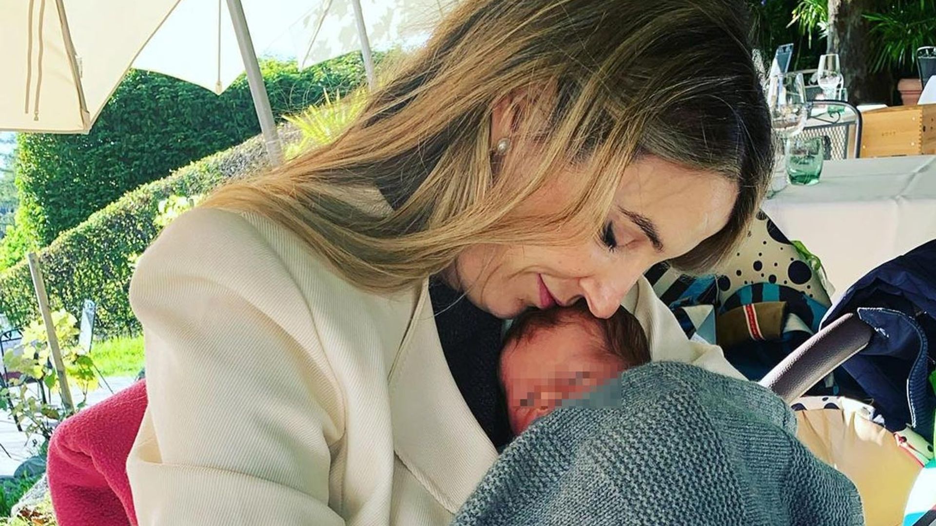 Tessy de Luxemburgo se lleva a su hijo al trabajo una semana después de ser mamá