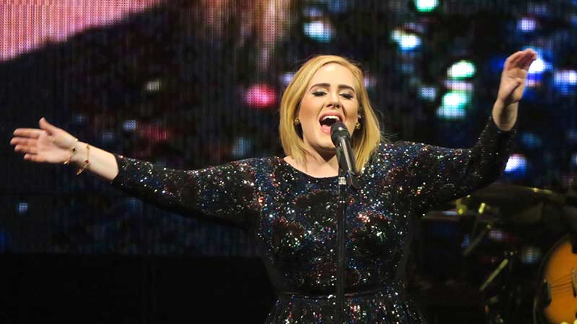 Adele celebra a lo grande el regreso de las Spice Girls