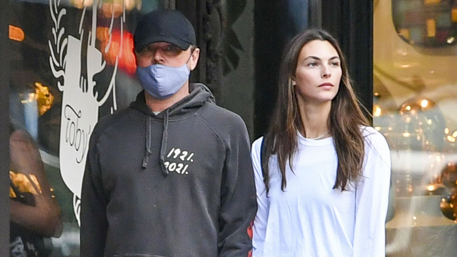 Leonardo DiCaprio y Vittoria Ceretti fueron vistos paseando en Nueva York. 
