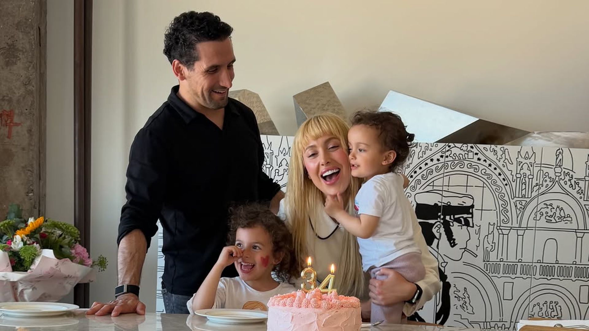 Una irreconocible Ivana Rodríguez celebra su cumpleaños con sus dos hijas, una carta de amor y un guiño a su hermana Georgina