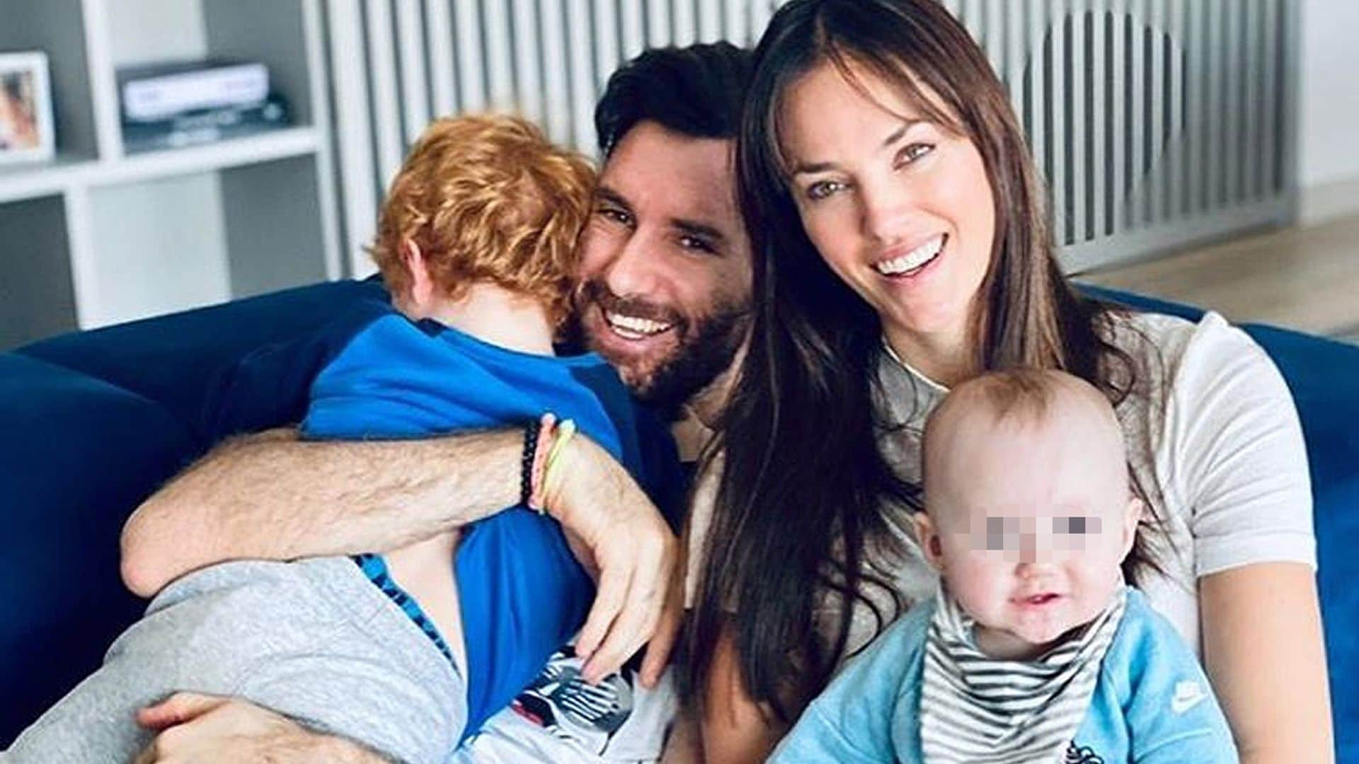 Helen Lindes y Rudy Fernández, locos de contentos con los primeros pasitos de Aura