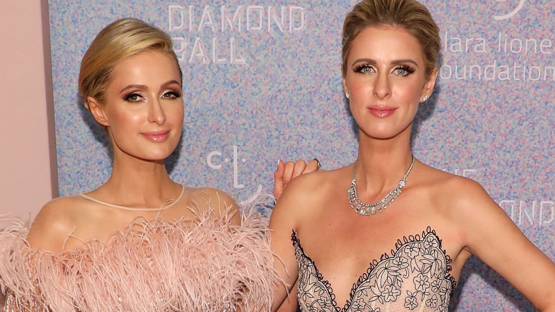 Paris y Nicky Hilton, casi gemelas, en su paseo más primaveral, en Miami