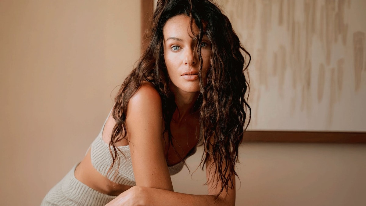 Dra. Villegas, tricóloga: "Cuando estás cansada, el pelo se ve más fino y se puede caer más"