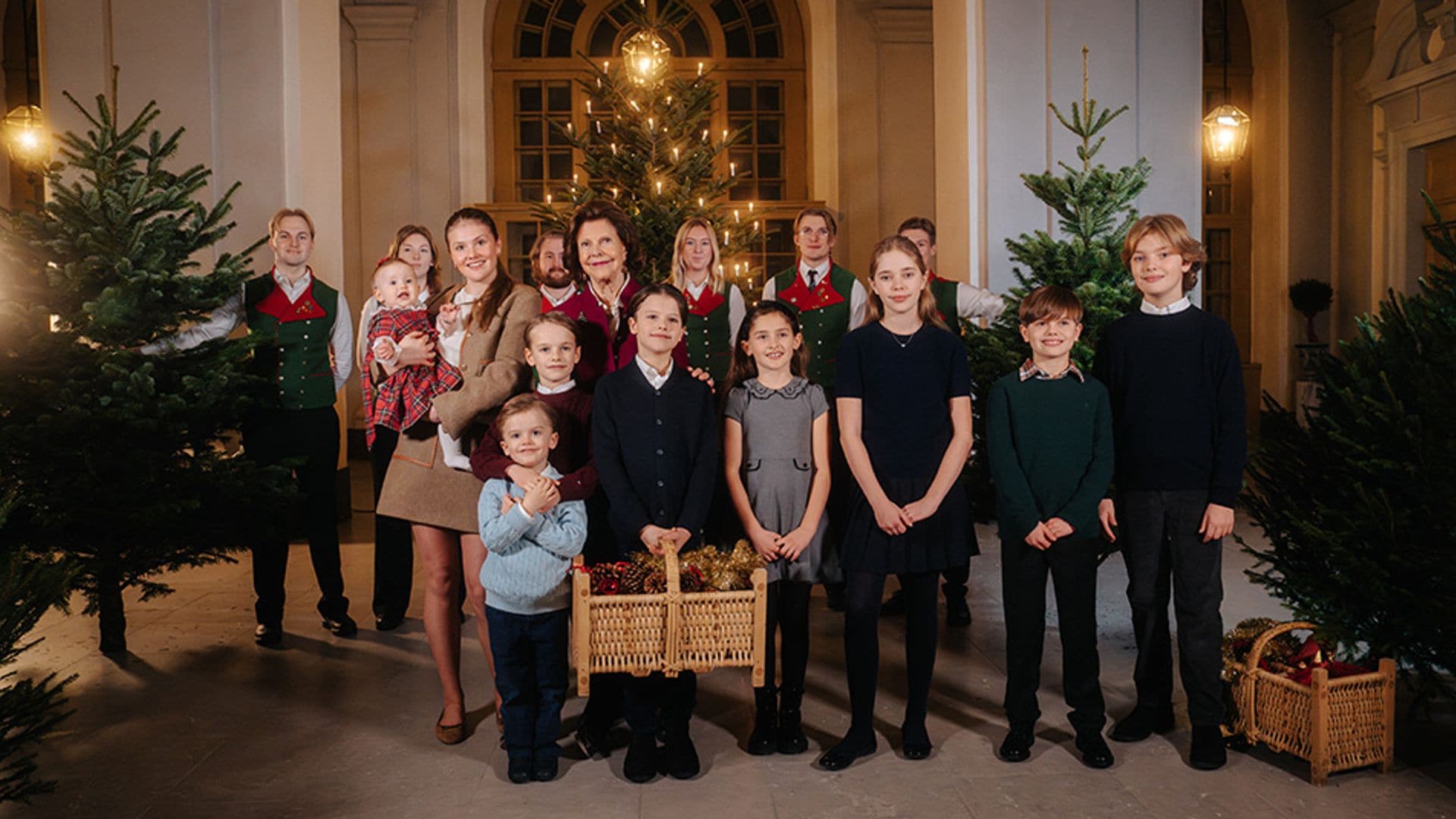 Silvia de Suecia con sus nueve nietos