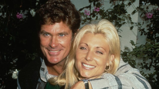 David Hasselhoff y Pamela Bach, fotografiados en octubre de 1994.