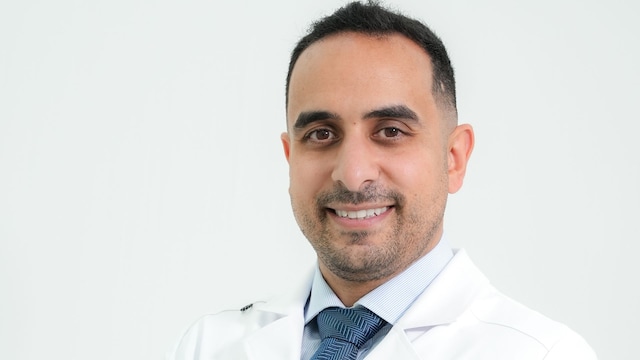 Doctor Ghassan Elgeadi, traumatólogo especializado en cirugías ultra mínimamente invasivas en Clínica Elgeadi