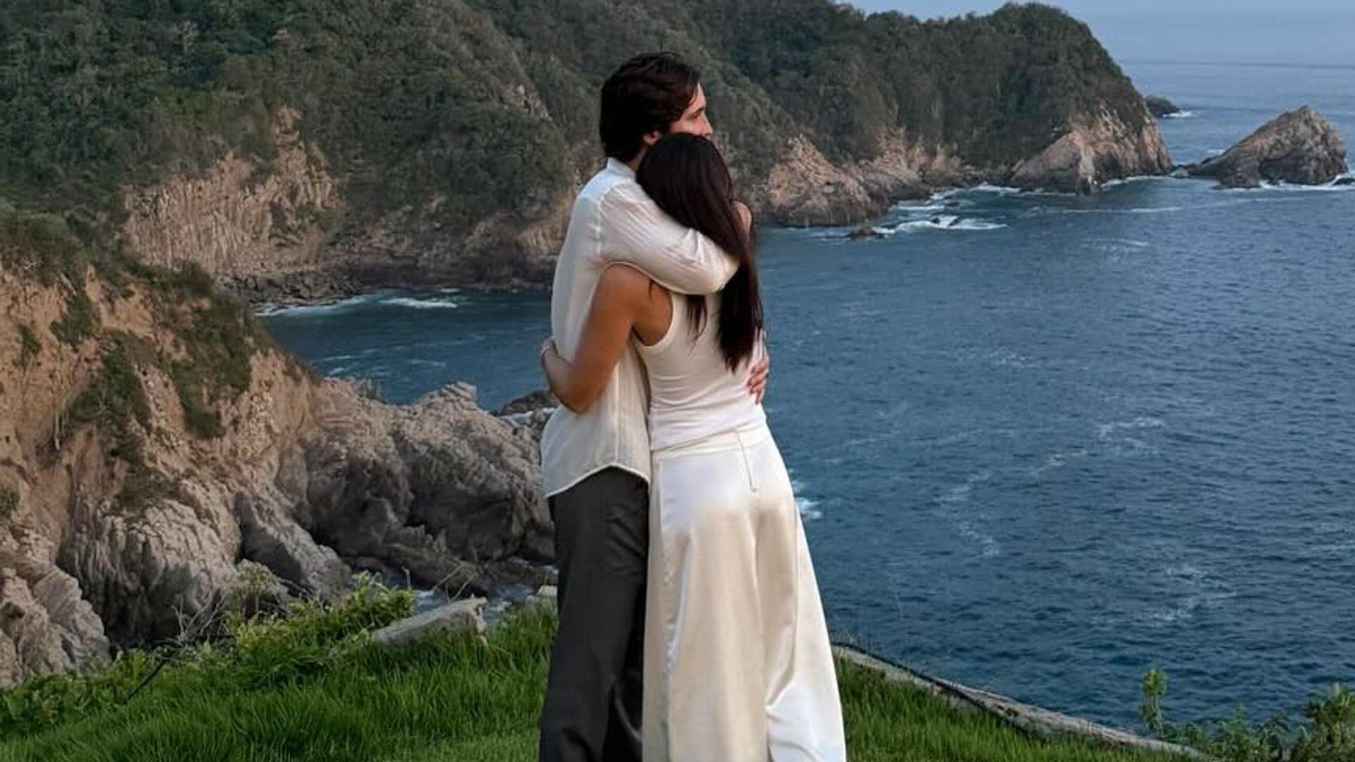 Diego Boneta y Renata Notni disfrutaron de una escapada a las playas de Jalisco