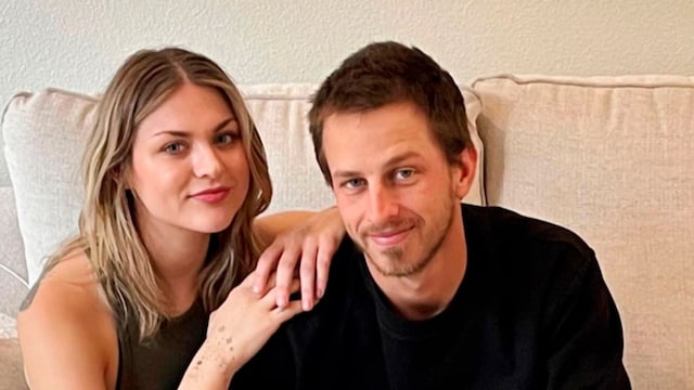 Frances Cobain, hija de Kurt Cobain, y Riley Hawk, hijo de Tony Hawk, 2023