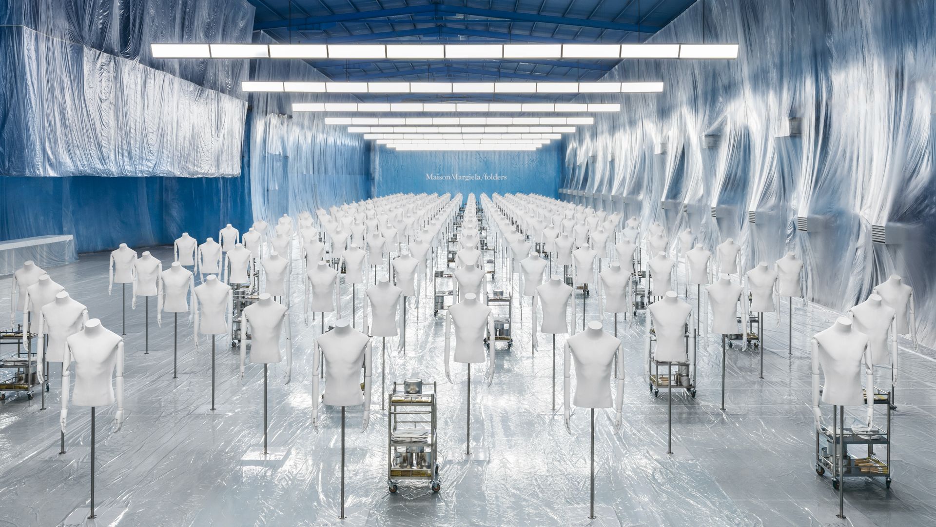 El universo de Maison Margiela llega a China con una propuesta inmersiva