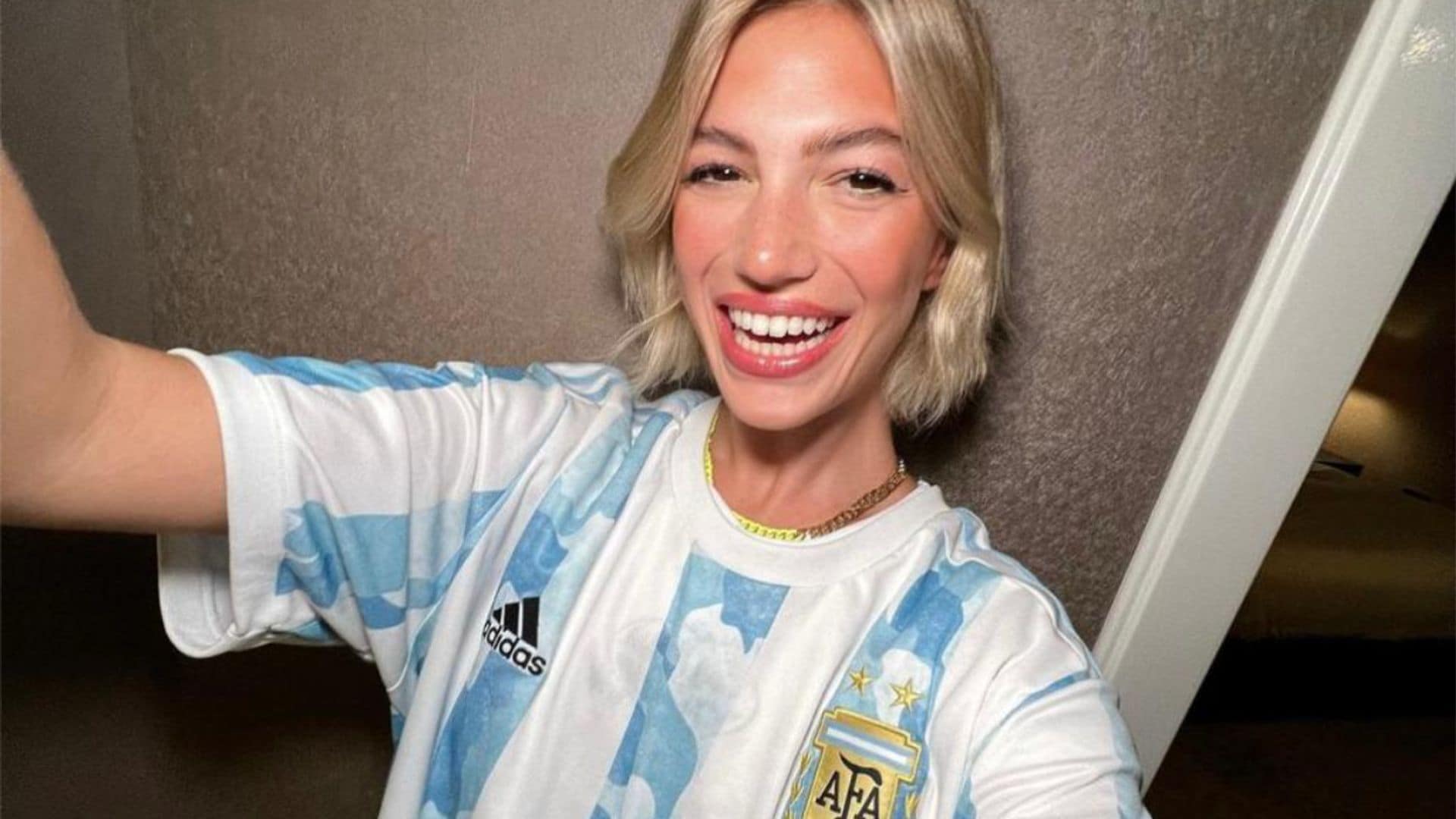 Quién es Stefanía Roitman, la actriz con la que Sebastián Yatra celebró la victoria de Argentina en el Mundial
