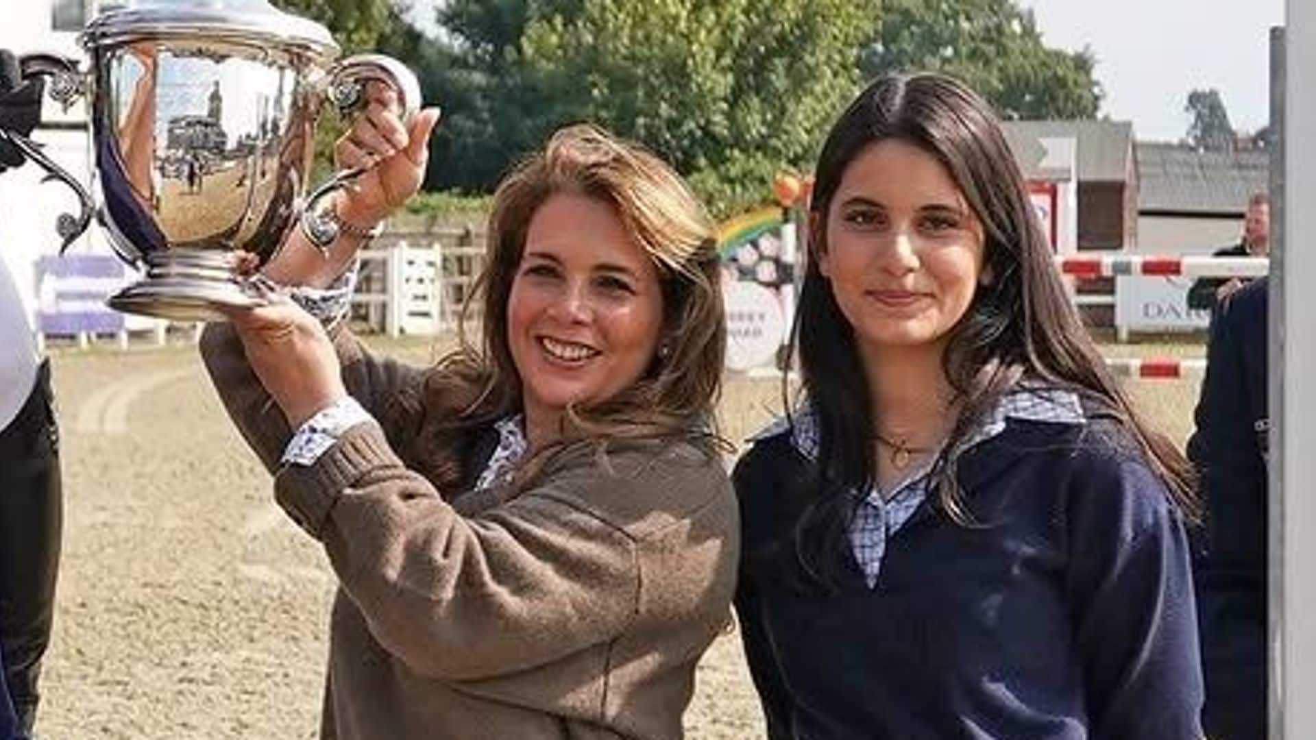 La princesa Haya de Jordania con su hija, la jequesa Al Jalila